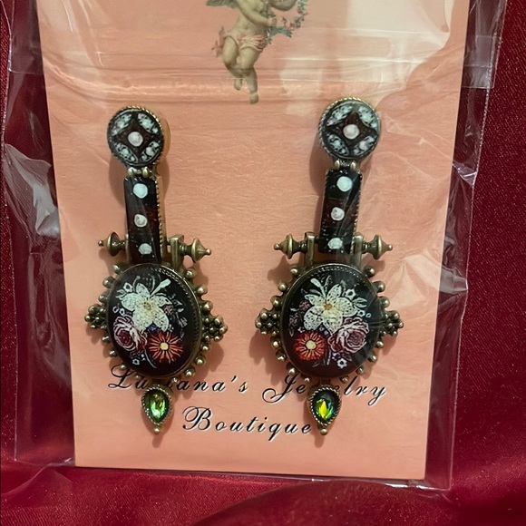 lucianadigi Jewelry - Ornate Black and Gold Drop Earrings with Filigree